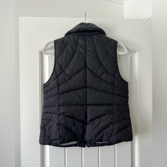 Kenneth Cole Women’s  down/feather puffer vest - Picture 2 of 4